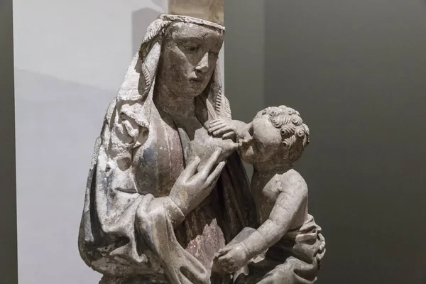 Statua Gotica Medievale Una Madonna Allattatrice Iconografia Della Madonna Col — Foto Stock