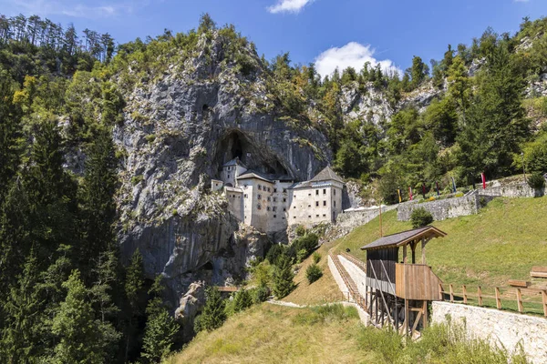 Predjama Castle Predjamski Grad Castelo Renascentista Construído Dentro Uma Foz — Fotografia de Stock