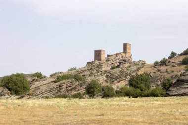 Castillo de Zafra, Sierra de Caldereros, Campillo de Duenas, Castilla La Mancha, İspanya bir kumtaşı fosillerini üzerine kurulmuş bir 12. yüzyıl kale