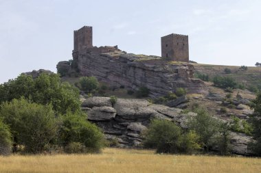 Castillo de Zafra, Sierra de Caldereros, Campillo de Duenas, Castilla La Mancha, İspanya bir kumtaşı fosillerini üzerine kurulmuş bir 12. yüzyıl kale
