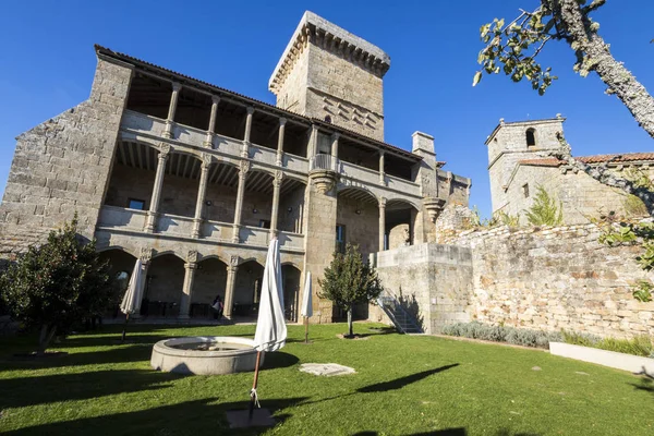 カステロ モンテレイ ガリシア 町はベリンをスペイン 今パラドール ホテルの近くの 世紀の城の中庭 — ストック写真