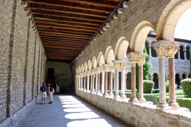 Manastır manastır Saint Mary Rıpoll, Catalonia, İspanya