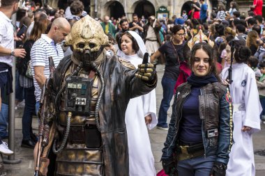İnsanlar Star Wars III Imperial Stormtrooper geçit töreni 2017 eski şehir Santiago de Compostela, İspanya için kostüm kılığında.