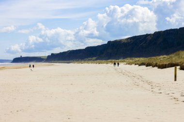 İnsanlar Benone Strand ve yokuş aşağı Beach, büyük bir kum tel Castlerock, Derry County, Kuzey İrlanda