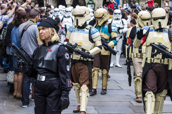 Lidé Tváří Star Wars Kostýmy Průvod Iii Imperiální Stormtroopery 2017 — Stock fotografie