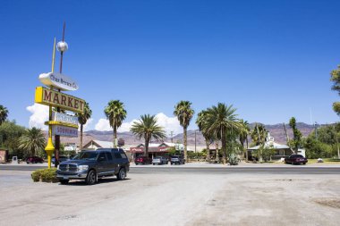 Küçük kasaba Shoshone Ölüm Vadisi Milli Parkı'nda, Doğu California ve dünyanın en sıcak yerlerden biri bulunan bir çöl vadi