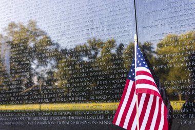 Washington DC Vietnam Gazileri Anıtı, ABD silahlı kuvvetleri Vietnam Savaşı'nda savaşan hizmet üyeleri onur ulusal bir anıt