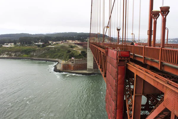 Puente Golden Gate Puente Colgante Rojo Pintado Que Cruza Estrecho — Foto de Stock