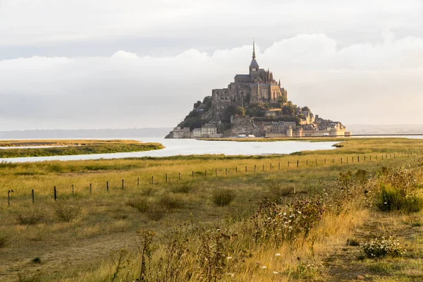 Mont Saint Michel Francia Una Isla Monasterio Normandía Patrimonio Humanidad —  Fotos de Stock
