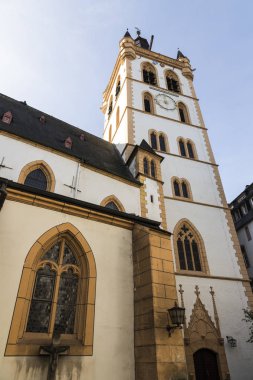 Trier, Almanya. St. Gangolf'ın Kilisesi, Roma Katolik Kilisesi St. Gangulphus için adanmış ve ikinci en eski kilise binası şehir