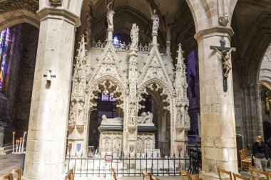 Treguier, Fransa. Saint Yves veya Ivo Kermartin, Brittany, Saint Tugdual Katedrali'nde koruyucu azizi, Türbesi