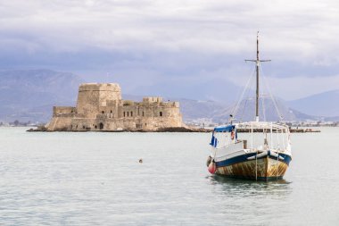 Bourtzi, Anabolu, Yunanistan