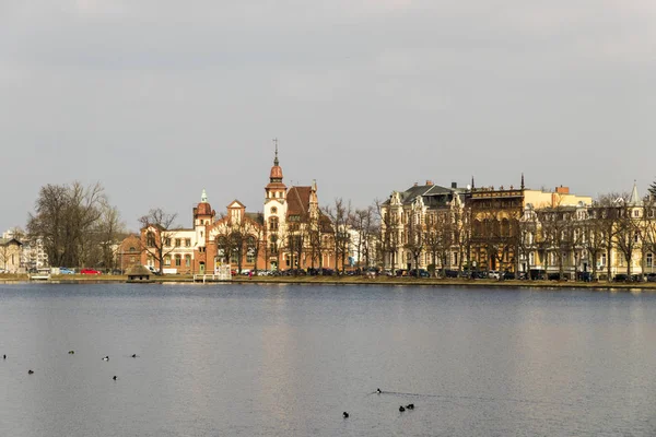 Pfaffenteich pond, Schwerin, Alemania — Foto de Stock