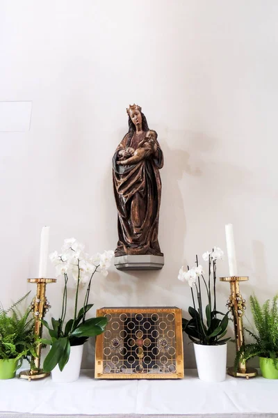 Vaduz Liechtenstein Scultura Religiosa All Interno Della Cattedrale San Florin — Foto Stock