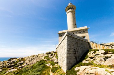Malpica de Bergantinos, İspanya. Galiçya 'daki Punta Nariga deniz feneri.