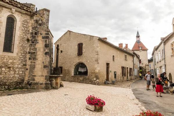 Charroux Francja Dom Muru Pruskiego Wieża Kościelna Jednej Najpiękniejszych Wiosek — Zdjęcie stockowe