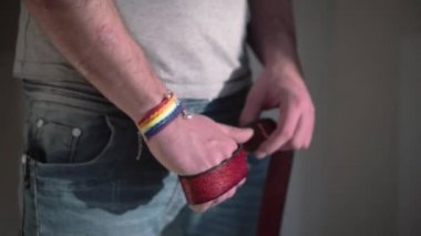 gay adam kemer çeker