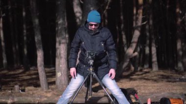 doğa fotoğrafçısı manzara çekiyor