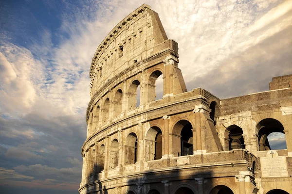 Arka Planda Güzel Dramatik Gökyüzü Ile Roma Kolezyum Colosseum — Stok fotoğraf