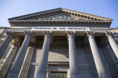 Güzel klasik geleneksel Avrupa mimari İspanya - Madrid ünlü başkenti sokaklarında