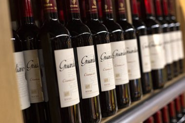 İspanyol yüksek kaliteli şarap Rioja nitelikli atama ile veya