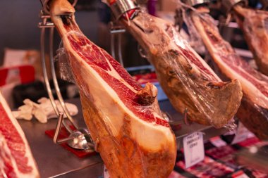 İspanyol geleneksel iberico jamon veya jambon prim et