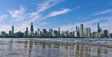 Chicago Skyline Panorama Michigan Gölü 'nün karşısında
