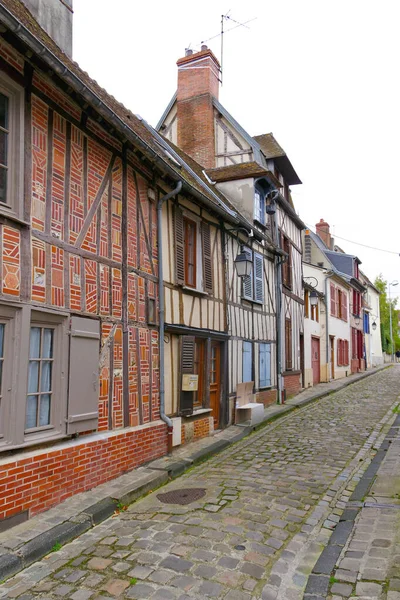 狭窄的中世纪半木制街道 — 图库照片