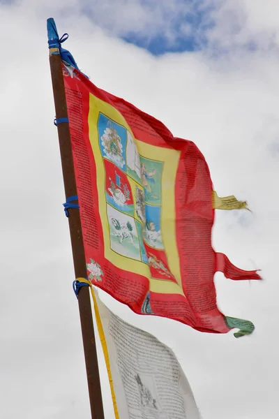 Bandiere Preghiera Tibetane Scure Verticali — Foto Stock