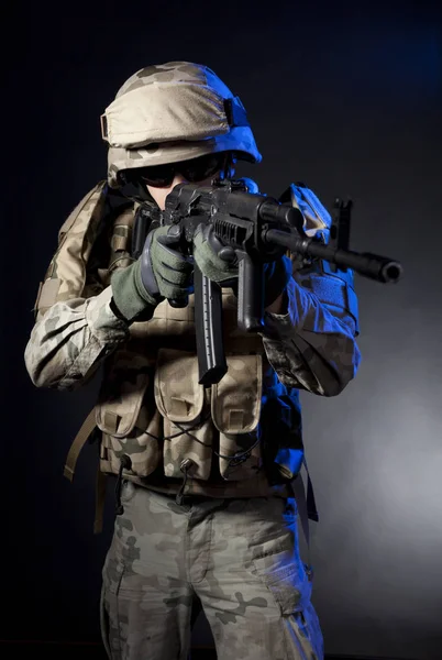 Soldato Delle Forze Speciali Con Fucile — Foto Stock