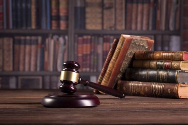 avukatlar ve avukat ofisi. Yargıç Gavel,