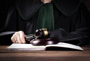 yargıç tokparat, hukuk ve adalet kavramı vurur