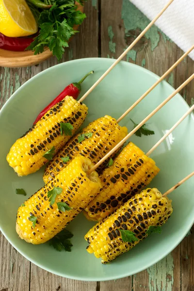 Maíz Dulce Horneado Plato Hondo Servido Con Salsa Chamichurri Limón —  Fotos de Stock