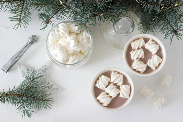 Cacao Bezea Pahare Albe Bezele Într Borcan Sticlă Masă Albă — Fotografie, imagine de stoc