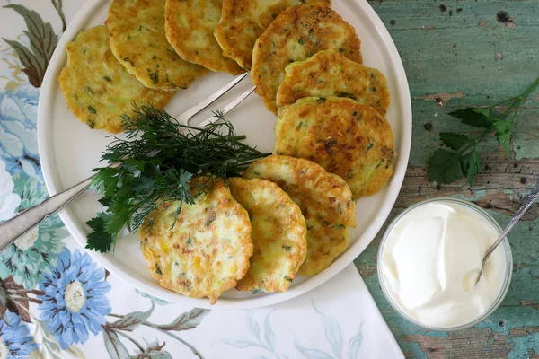 Pancakes Zucchini Sweet Corn Served Sour Cream Parsley Dill Vegetarian — Stock Photo, Image