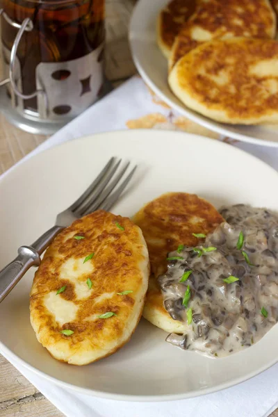 Potato Cutlets Pancakes Mushroom Sauce Green Onions Rustic Style Selective — Stock Photo, Image