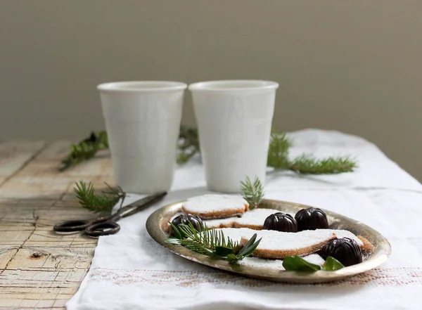 Cookie Uri Turtă Dulce Bomboane Cacao Decorate Molid Ramuri Lemn — Fotografie, imagine de stoc