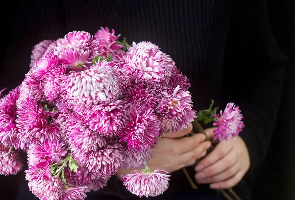 Autumn Bouquet Lilac Chrysanthemums Dark Background Selective Focus — Stock Photo, Image