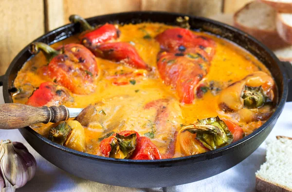 Sweet Peppers Tomato Sour Cream Sauce Traditional Dish Some European — Stock Photo, Image