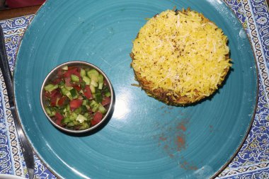 Shirazi salata ile Lubia Polo