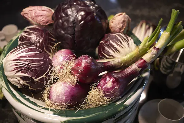 Légumes Variés Dans Une Assiette — Photo