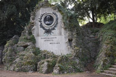 Milano, İtalya - 05 Nisan 2019 : Giuseppe Balzaretto Anıtı'nın görünümü