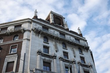 Milano, İtalya - 05 Nisan 2019 : Agenzie delle Entrate binasının görünümü