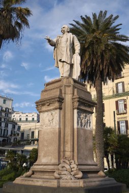 Napoli, İtalya - 25 Mart 2019 : Nicola Amore anıtının görünümü