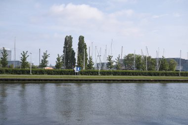 Amsterdam, Hollanda - 16 Mayıs 2018: Buiksloterkanaal görünümü