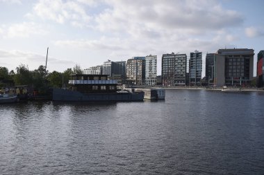 Amsterdam, Hollanda - 17 Mayıs 2018: Oosterdok'a bakan binanın görünümü