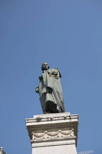 Milano Talya Haziran 2019 Giuseppe Parini Anıtının Görünümü — Stok fotoğraf