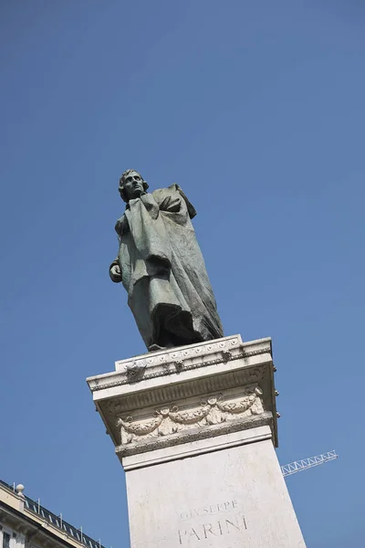 Milaan Italië Juni 2019 Uitzicht Het Giuseppe Parini Monument — Stockfoto