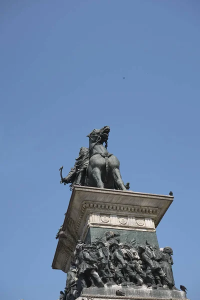 Milano Giugno 2019 Veduta Della Statua Vittorio Emanuele Piazza Duomo — Foto Stock