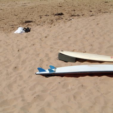 Torquay plajında sörf panoları